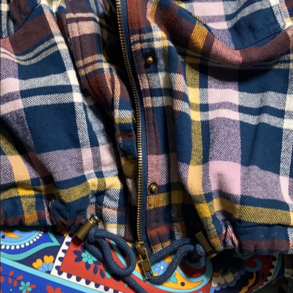 a jacket - Picture 5 of 5